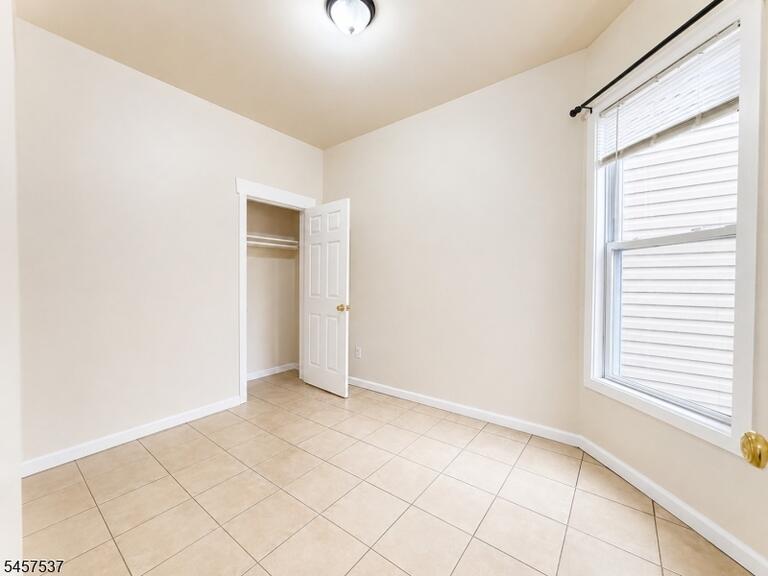 Property listing MLS 4049921 photo 9