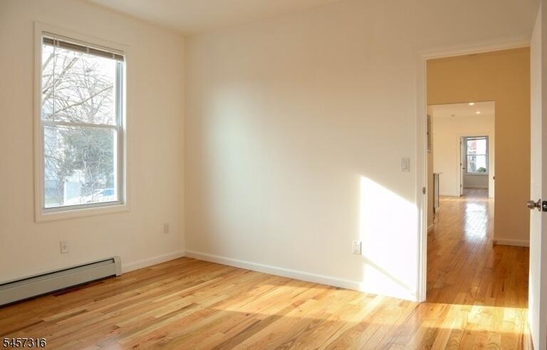 Property listing MLS 4049966 photo 3