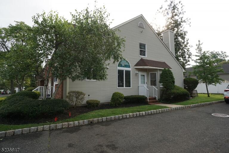 Property listing MLS 4049987 photo 4