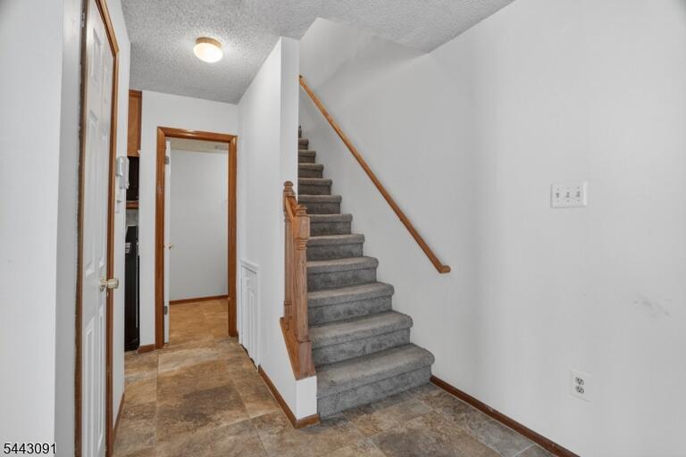 Property listing MLS 4049999 photo 10