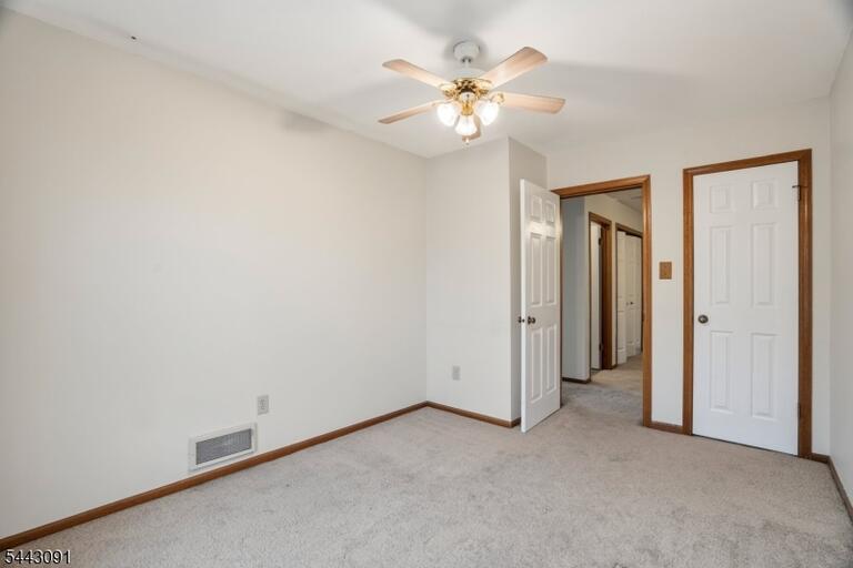 Property listing MLS 4049999 photo 17