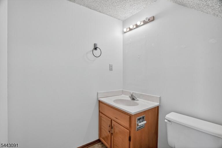 Property listing MLS 4049999 photo 9