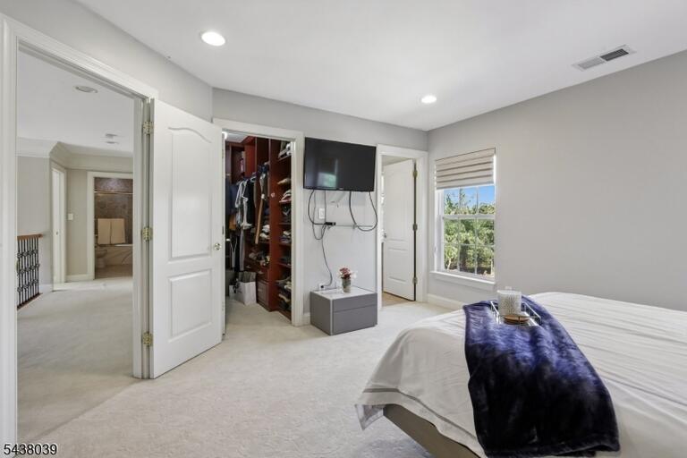 Property listing MLS 4050009 photo 24