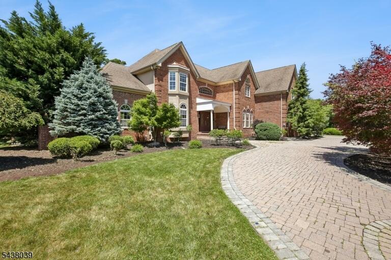 Property listing MLS 4050009 photo 3