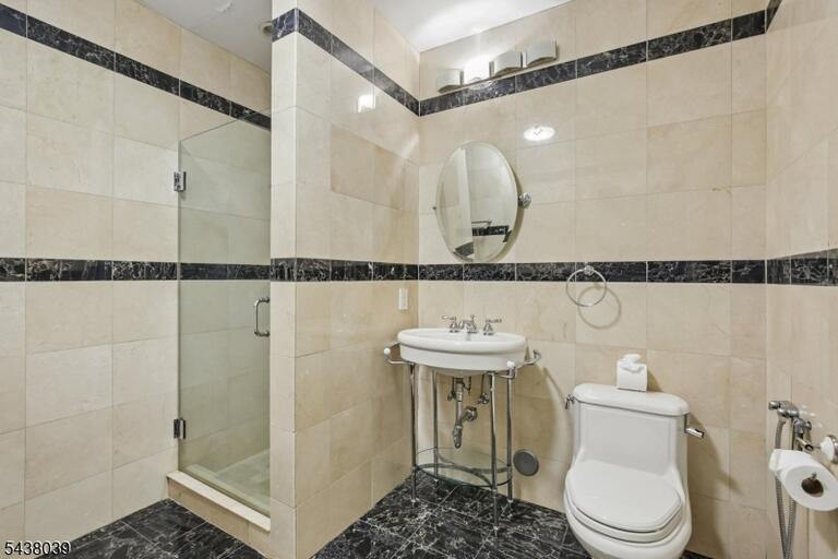 Property listing MLS 4050009 photo 37