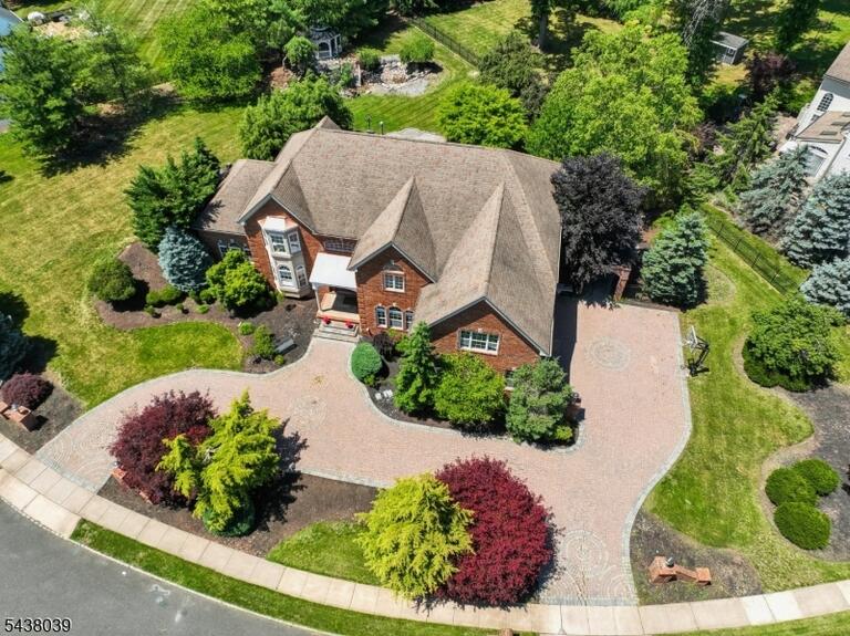 Property listing MLS 4050009 photo 42