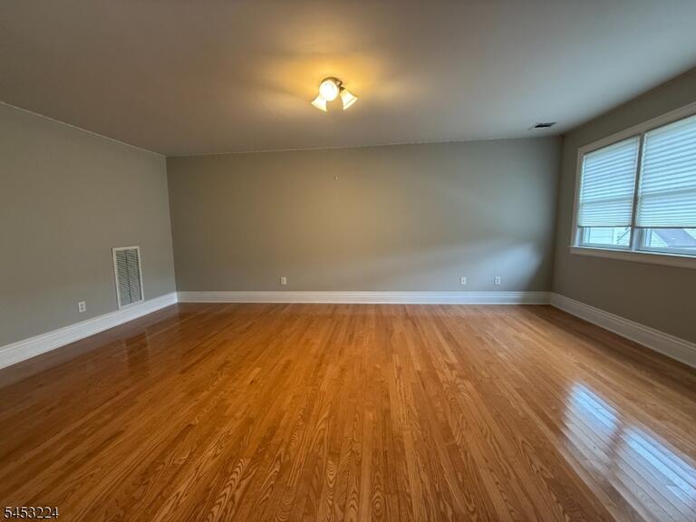 Property listing MLS 4050010 photo 9