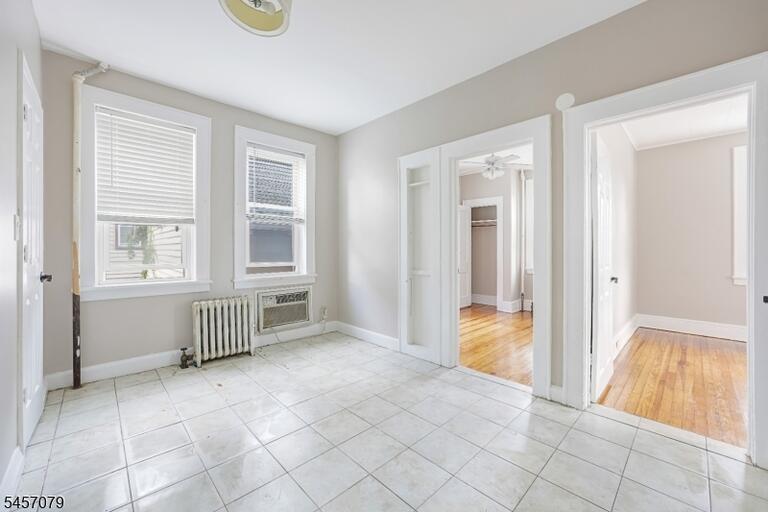 Property listing MLS 4050011 photo 11