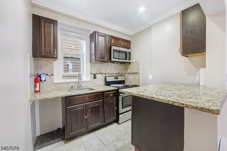 Property listing MLS 4050011 photo 14