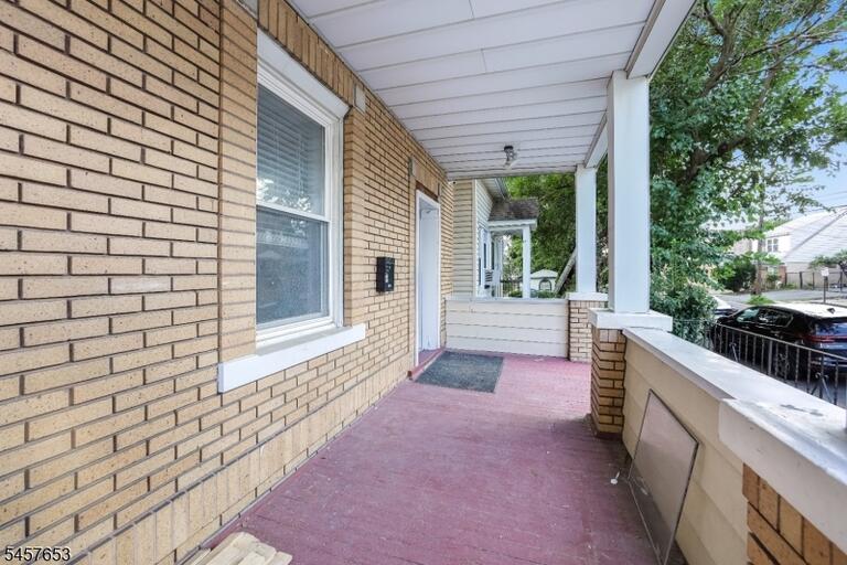 Property listing MLS 4050020 photo 3