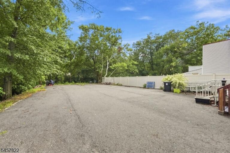Property listing MLS 4050156 photo 18