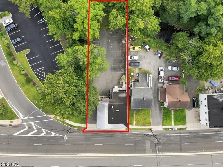 Property listing MLS 4050156 photo 2