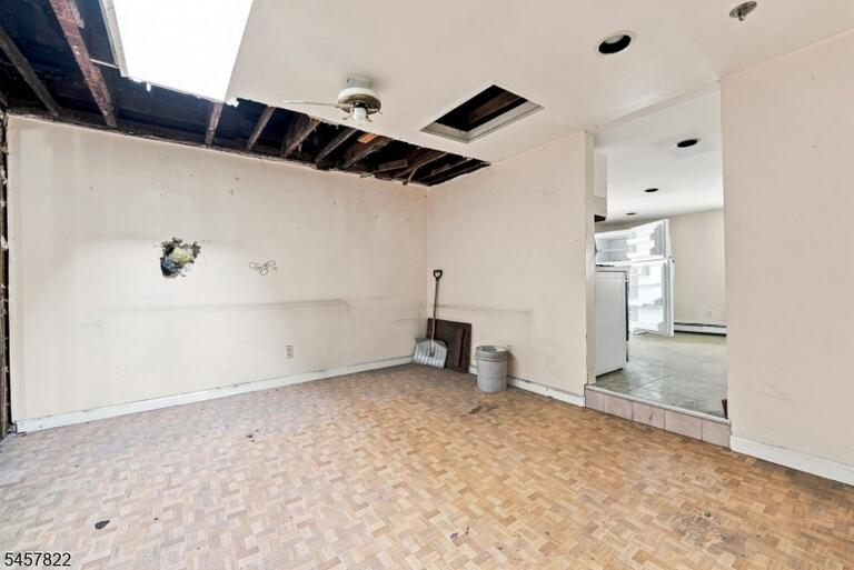 Property listing MLS 4050156 photo 9