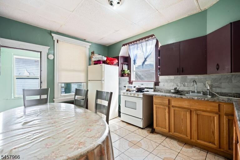 Property listing MLS 4050261 photo 12