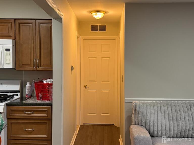 Photo 9 of 911 Yorkshire Drive, Flemington NJ 08822, Flemington, NJ