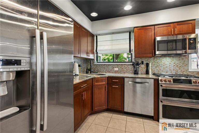 Photo 7 of 2 Park Gate Drive # 1002, Edison NJ 08820, Edison, NJ