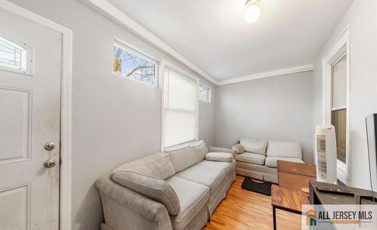 Photo 7 of 28 Oak Lane, Trenton NJ 08618, Trenton, NJ