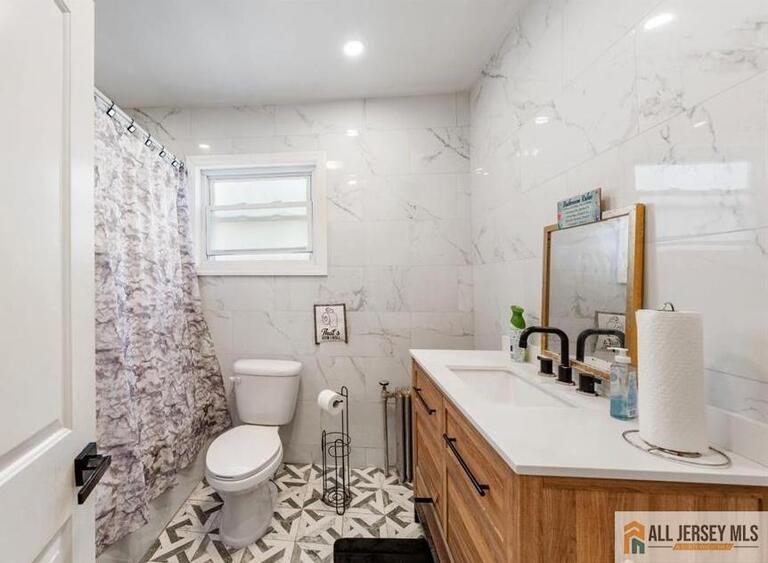 Photo 9 of 28 Oak Lane, Trenton NJ 08618, Trenton, NJ