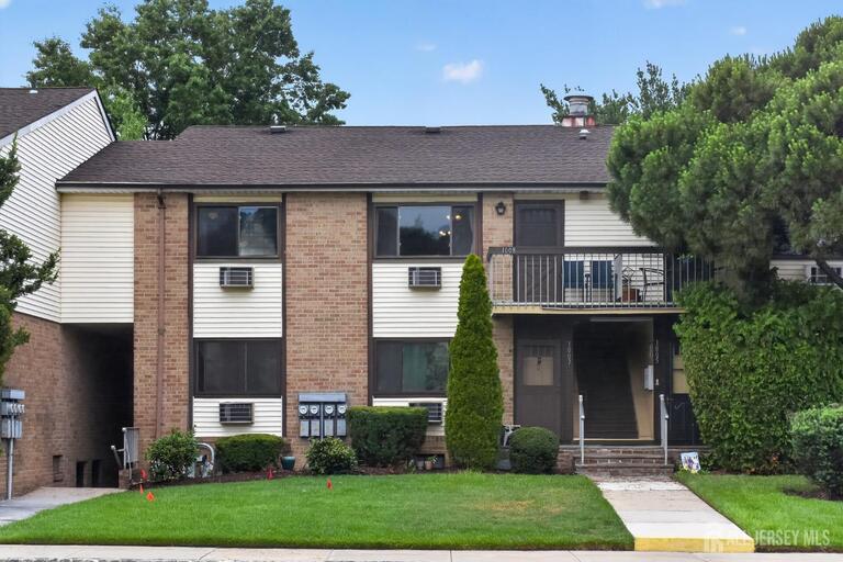 Photo 2 of 1008 Cricket Lane, Woodbridge Proper NJ 07095, Woodbridge Proper, NJ
