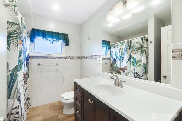 Photo 11 of 354 Colonia Boulevard, Colonia NJ 07067, Colonia, NJ