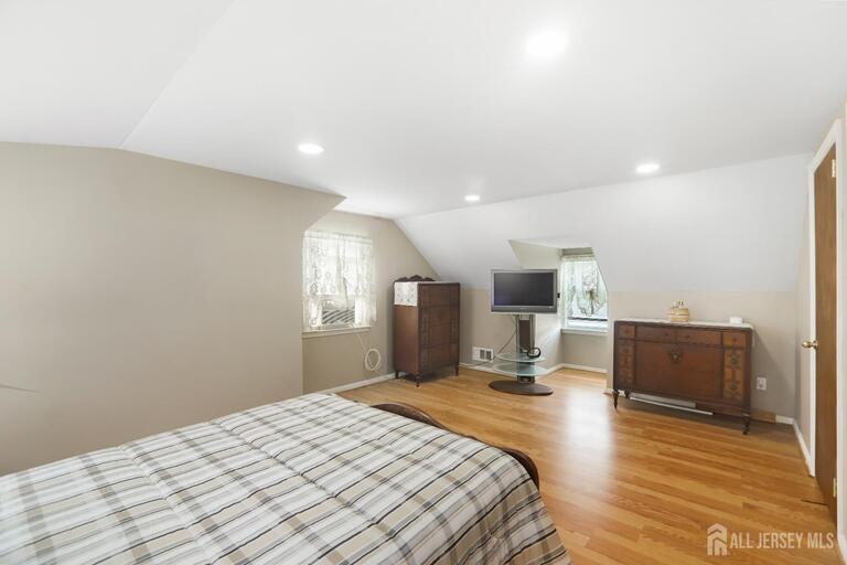 Photo 15 of 354 Colonia Boulevard, Colonia NJ 07067, Colonia, NJ