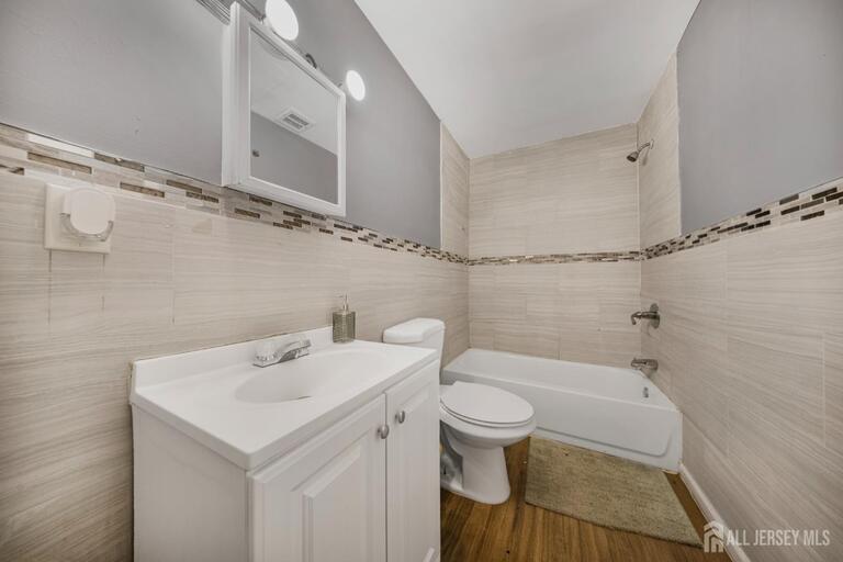 Photo 11 of 421-423 Magie Avenue, Elizabeth NJ 07208, Elizabeth, NJ
