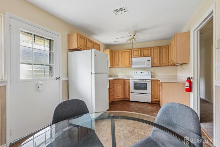 Photo 11 of 52 cambridge Court # B, Lakewood NJ 08701, Lakewood, NJ