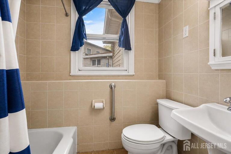 Photo 14 of 1009 Paterson Plank Road, North Bergen NJ 07047, North Bergen, NJ