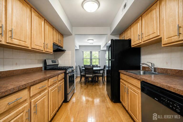 Photo 3 of 207 Sierra Court # A, Woodbridge Proper NJ 07095, Woodbridge Proper, NJ