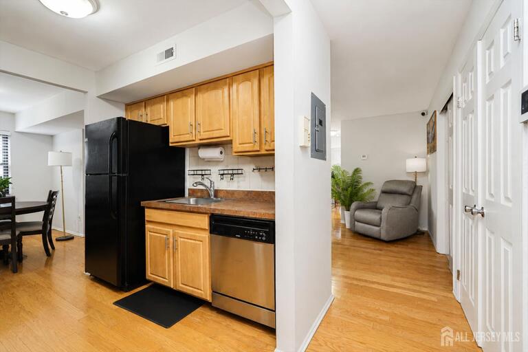 Photo 2 of 207 Sierra Court # A, Woodbridge Proper NJ 07095, Woodbridge Proper, NJ