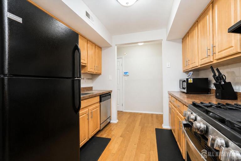 Photo 6 of 207 Sierra Court # A, Woodbridge Proper NJ 07095, Woodbridge Proper, NJ
