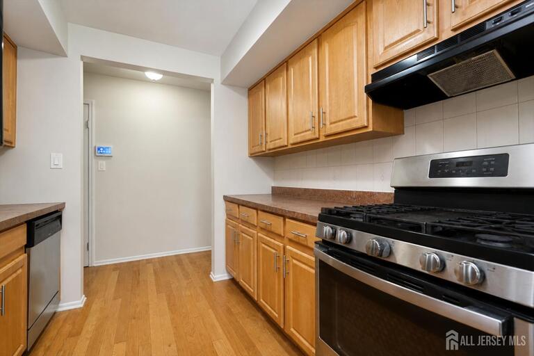 Photo 7 of 207 Sierra Court # A, Woodbridge Proper NJ 07095, Woodbridge Proper, NJ