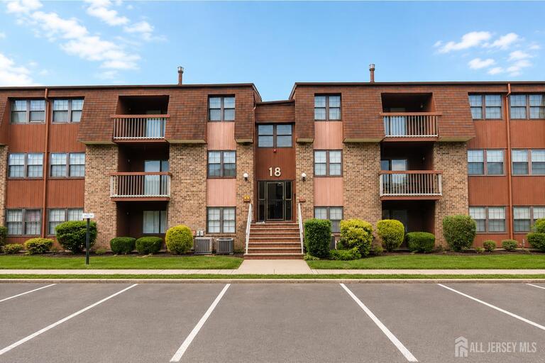 Photo 1 of 207 Sierra Court # A, Woodbridge Proper NJ 07095, Woodbridge Proper, NJ