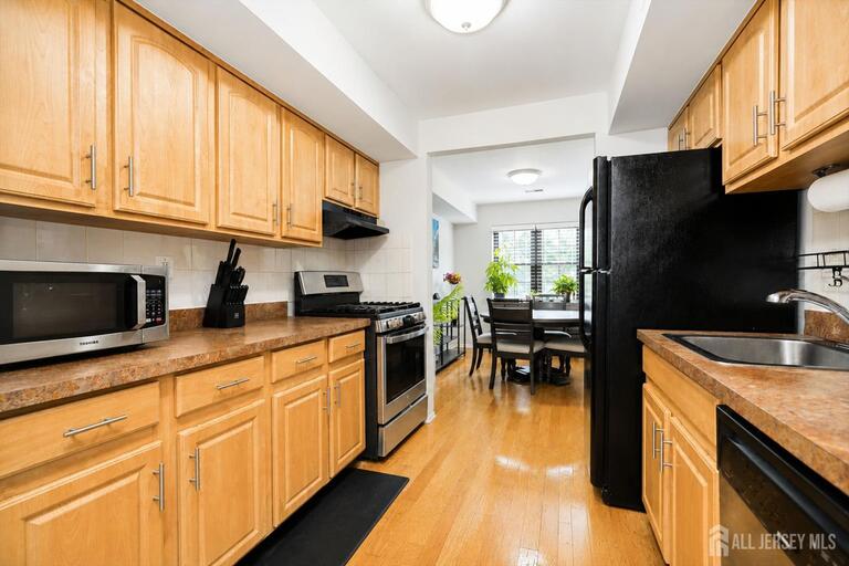 Photo 5 of 207 Sierra Court # A, Woodbridge Proper NJ 07095, Woodbridge Proper, NJ