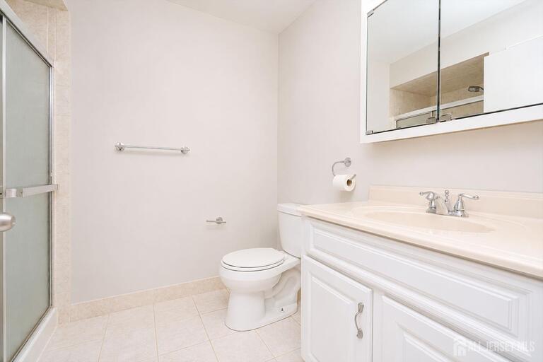 Photo 18 of 207 Sierra Court # A, Woodbridge Proper NJ 07095, Woodbridge Proper, NJ