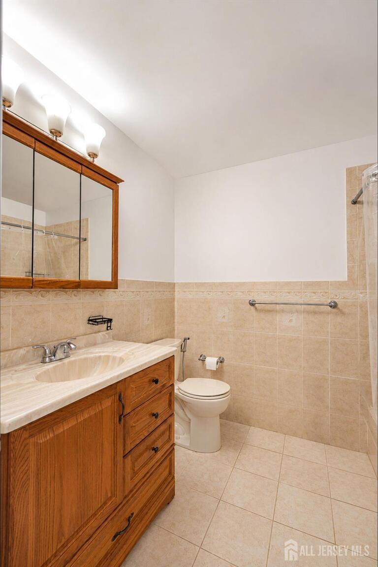 Photo 24 of 207 Sierra Court # A, Woodbridge Proper NJ 07095, Woodbridge Proper, NJ