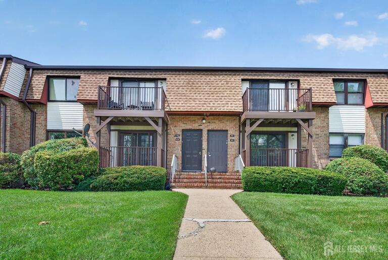Photo 1 of 809 N Oaks Boulevard, North Brunswick NJ 08902, North Brunswick, NJ