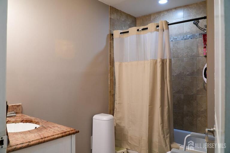 Photo 7 of 150 Farragut Avenue, Middlesex NJ 08864, Middlesex, NJ