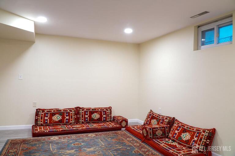 Photo 13 of 150 Farragut Avenue, Middlesex NJ 08864, Middlesex, NJ