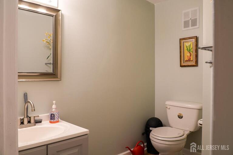 Photo 14 of 150 Farragut Avenue, Middlesex NJ 08864, Middlesex, NJ