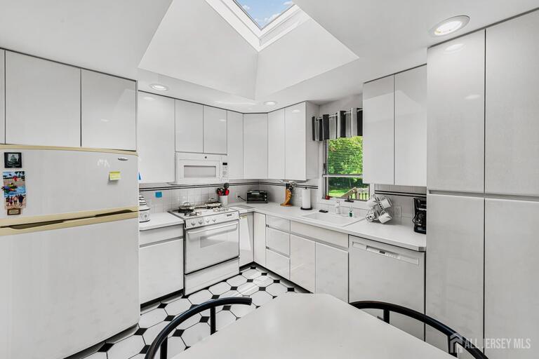 Photo 4 of 12 Cedar Grove Place, Old Bridge NJ 08857, Old Bridge, NJ