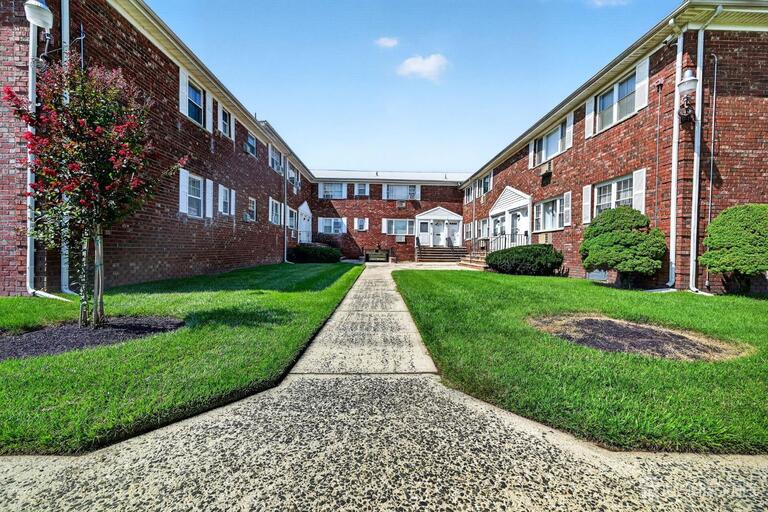 Photo 1 of 46 Gramercy Gardens # B, Middlesex NJ 08846, Middlesex, NJ
