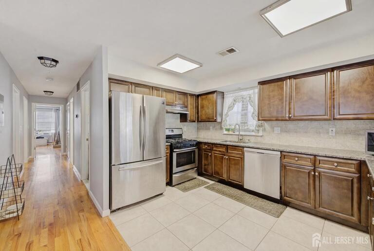 Photo 25 of 149 Bellair Place, Newark NJ 07104, Newark, NJ