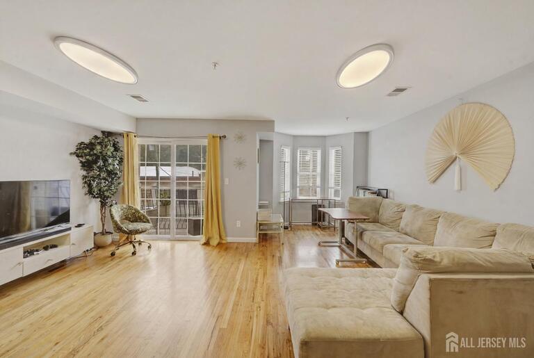 Photo 26 of 149 Bellair Place, Newark NJ 07104, Newark, NJ