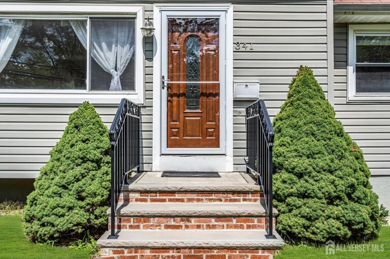 Photo 3 of 341 Middle Road, Hazlet NJ 07730, Hazlet, NJ
