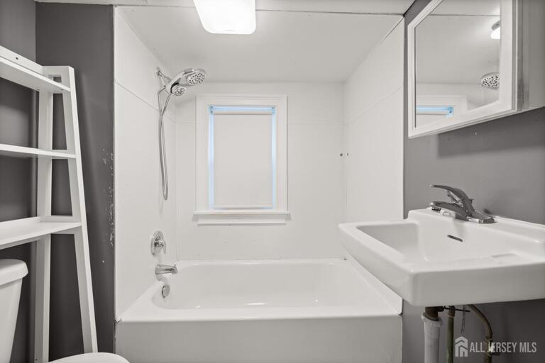 Photo 12 of 38 W Somerset Street, Raritan NJ 08869, Raritan, NJ
