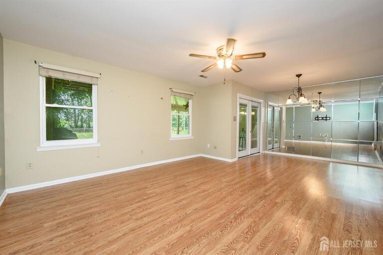 Photo 12 of 39 River Bank Drive, Florence NJ 08554, Florence, NJ