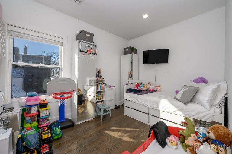 Photo 24 of 197 Garfield Avenue, Jersey City NJ 07305, Jersey City, NJ