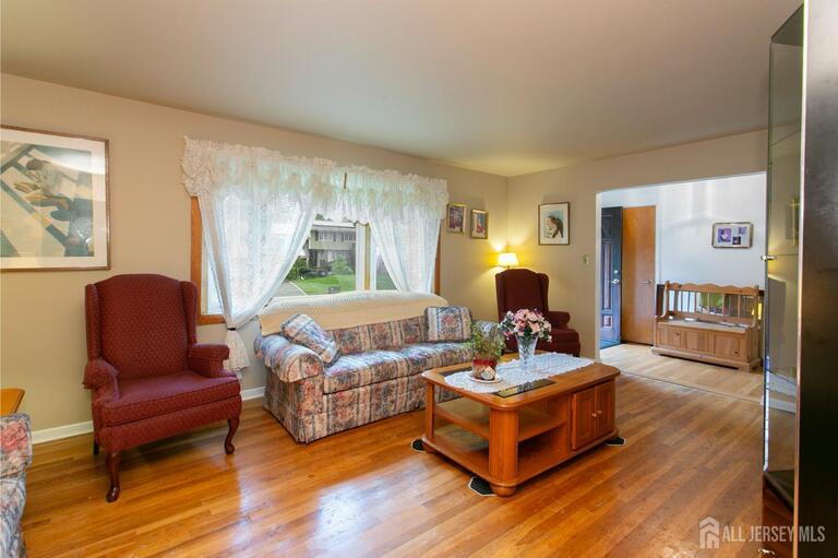 Photo 11 of 25 Huntington Road, Edison NJ 08820, Edison, NJ