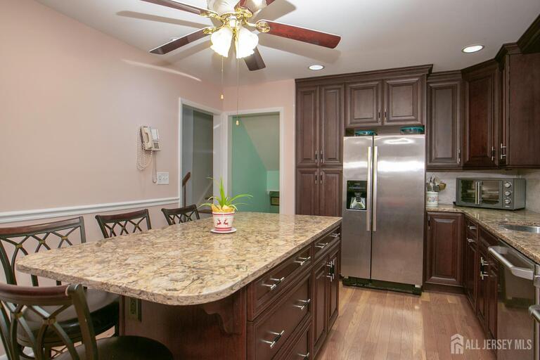 Photo 15 of 25 Huntington Road, Edison NJ 08820, Edison, NJ